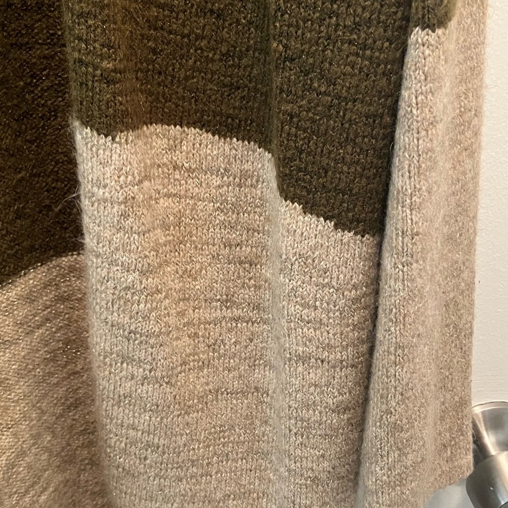 Green Block Color Cardigan - Picture 3 of 4